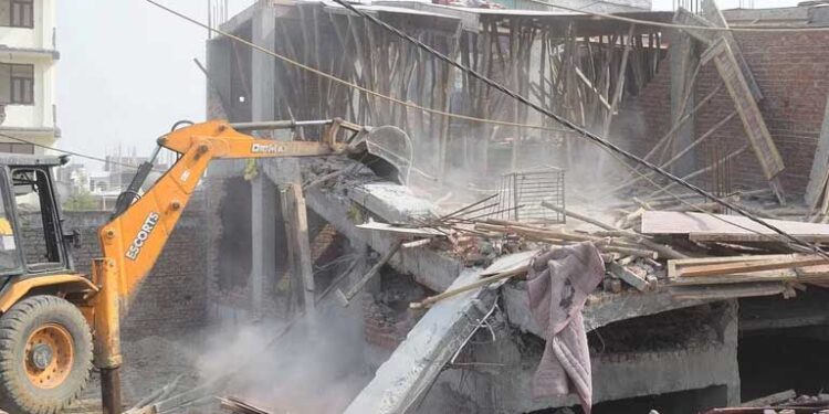 دہلی کے 25 بڑے ڈرگس اسمگلروں کی ملکیتوں پر جلد چلے گا بلڈوزر
