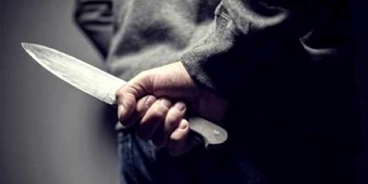 کرناٹک میں دل دہلا دینے والا معاملہ ,ایک شخص نے پہلے اپنی بیوی کے عاشق کا گلا کاٹا پھر اس کا خون پیا