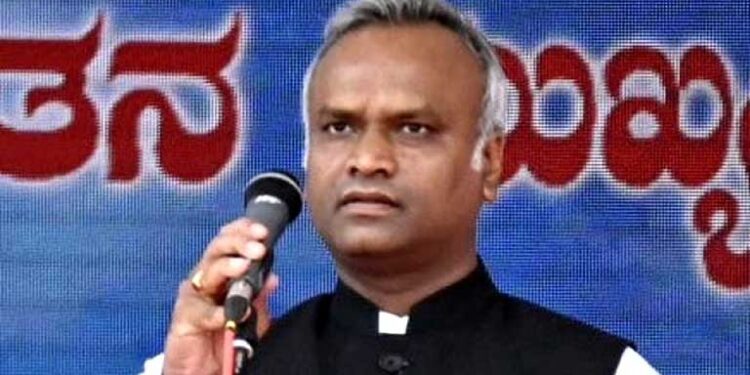 گئو رکشا کے نام پر قانون توڑنے والوں کو جیل میں ڈالو