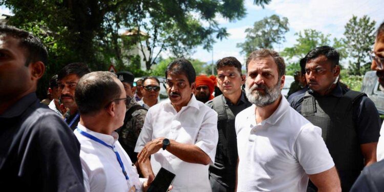 راہل کو منی پور کے لوگوں کے زخموں پر مرہم لگانے سے کیوں روکا جا رہا ہے؟