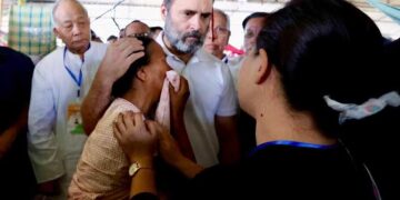 منی پور میں  نسلی تشدد سے متاثر لوگوں سےراہل گاندھی کی ملاقات