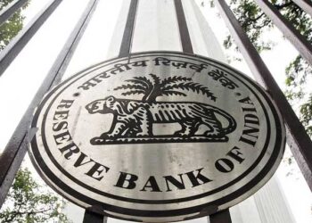 نہ ہی 500 کے نوٹ بند کیے جائیں گے، اور نہ ہی بند 1000 روپے کے نوٹ کی دوبارہ چھپائی ہوگی: آر بی آئی