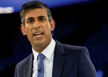 برطانوی وزیر اعظم رشی سُنک نے یوکرینی صدر زیلینسکی کو کھلائی ماں کے ہاتھوں سے بنی برفی