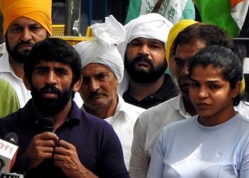 چندرشیکھر آزاد کی عیادت کے لیے اہم شخصیات کے  اسپتال پہنچنے کا سلسلہ جاری