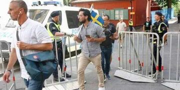 سویڈن میں ایک بار پھر سے مسلمانوں کی مقدس کتاب قرآن کی ایک جلد نذر آتش