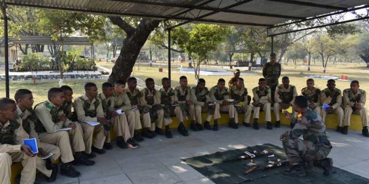 ہندوستانی فوج میں اگنی ویر کے پہلے بیچ کی ٹریننگ مکمل