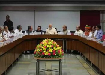 کل جماعتی میٹنگ میں  منی پور معاملے پر بحث کرائے جانے  کا  اپوزیشن کا  مطالبہ منظور