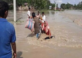 اب بہار میں  کئی ندیاں خطرے کے نشان سے اوپر- پانی نشیبی علاقوں میں داخل