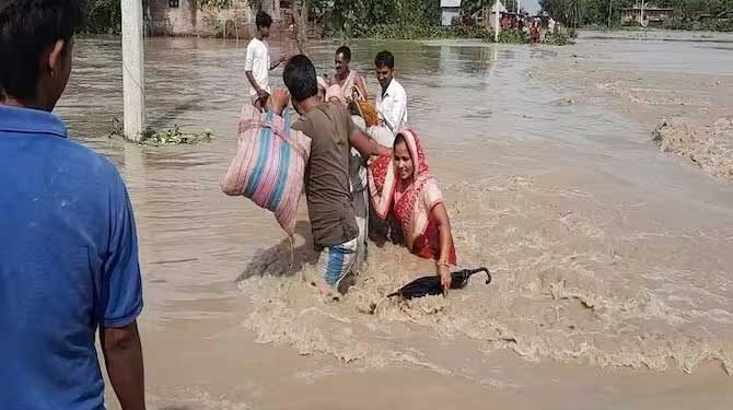 اب بہار میں  کئی ندیاں خطرے کے نشان سے اوپر- پانی نشیبی علاقوں میں داخل
