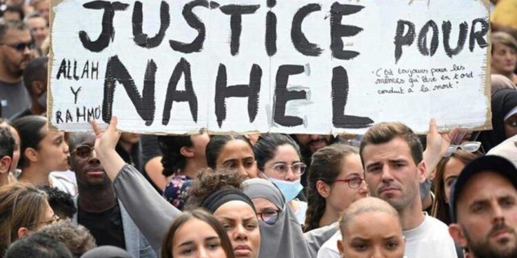فرانس میں نوجوان کے قتل پر شدید احتجاج جاری