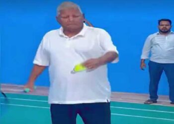 بیڈ منٹن کھیلتے نظر آئے آر جے ڈی سپریمو لا لو پرساد یادو