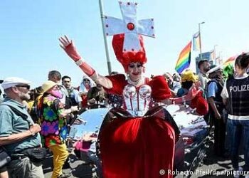 جرمن شہر کولون ميں ايل جی بی ٹی پلس کميونٹی کا عظیم اجتماع