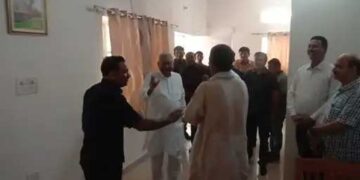 وزیر اعلیٰ نتیش کماراچانک وزیر خزانہ وجے چودھری سے ملنے پہنچے