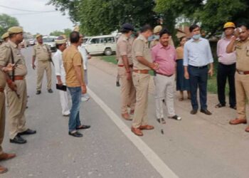 اتر پردیش کے پرتاپ گڑھ میں ٹیمپو کو ٹینکر نے روند ڈالا، 9 افراد کی دردناک موت7′ دیگر زخمی