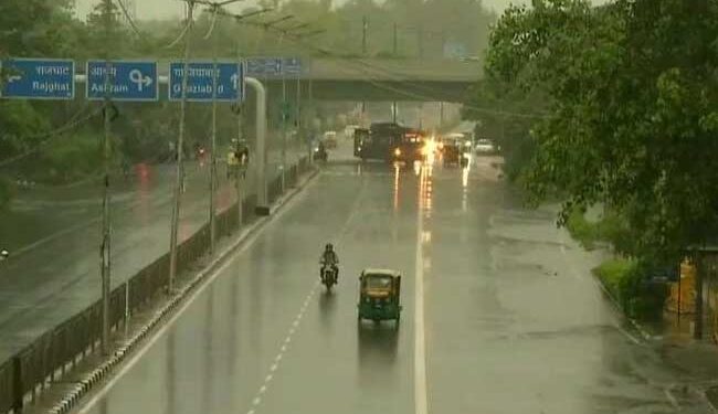 ملک کے نصف سے زیادہ حصوں میں بارش کا سلسلہ جاری