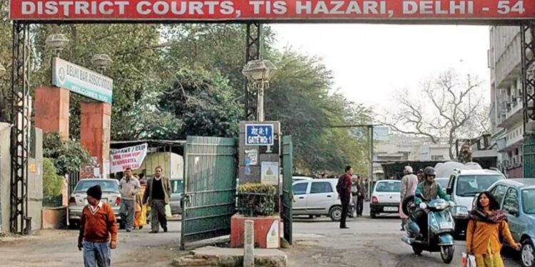 دہلی تیس ہزاری کورٹ کمپلیکس میں فائرنگ کے واقعے میں ملوث دو وکلا کو گرفتار