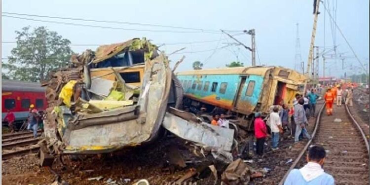 بالاسور ٹرین حادثہ کے سلسلے میں 2 انجینئر اور 1 ٹیکنیشین  گرفتار