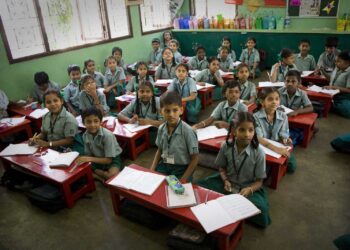 آل انڈیا ایجوکیشن کانفرنس کے پیش نظر یوپی کے اسکولوں میں نہیں ہوئی عاشورہ کی چھٹی