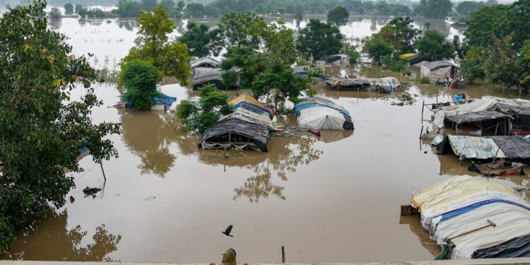 سیلاب سے متاثرہ لوگوں کو معاضہ فراہم کیا جائے