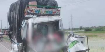 گجرات میں  خوفناک سڑک حادثہ ۔ 10 افراد ہلاک