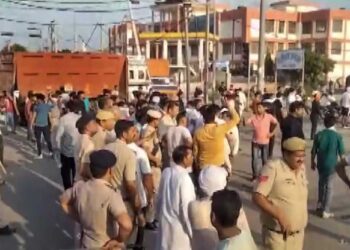 گروگرام میں شرپسندوں نے زیر تعمیر عمارت میں لگائی آگ