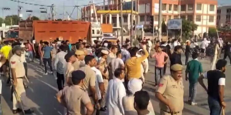 گروگرام میں شرپسندوں نے زیر تعمیر عمارت میں لگائی آگ