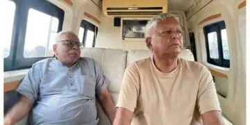 لالو پرساد اپنے پرانے دوست شیوانند تیواری کے ساتھ میرین ڈرائیو پہنچے