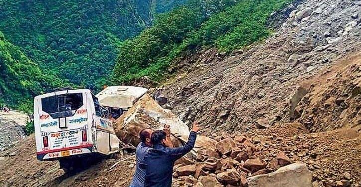 اتراکھنڈ میں شدید بارش کے درمیان حادثات کا سلسلہ بھی جاری