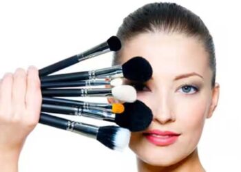 میک اپ بنا جان لیوا۔شک میں مبتلا ہوکرشوہر نے کر دیا بیوی کاقتل