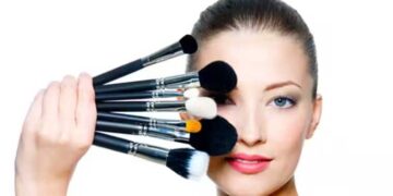 میک اپ بنا جان لیوا۔شک میں مبتلا ہوکرشوہر نے کر دیا بیوی کاقتل