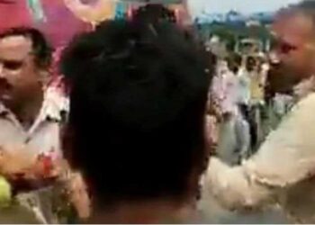 ممبئی میں ہندو لڑکی سے بات کرنے پرمسلم نوجوان پرشدت پسندوں کاحملہ