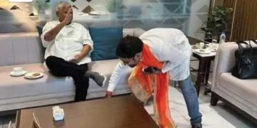 بھوجپوری اداکار اور اعظم گڑھ سے بی جے پی رکن پارلیمنٹ دنیش لال یادو عرف نیرہوا کی لالو پرساد سے ملاقات