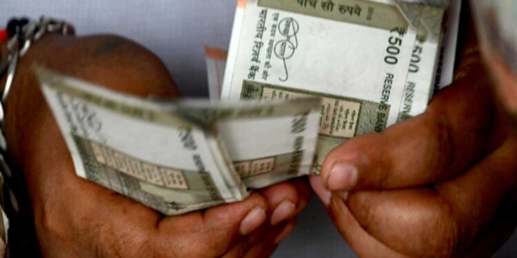 مرکزی حکومت کے ملازمین کےمہنگائی  بھتے میں اضافہ ستمبر میں ممکن