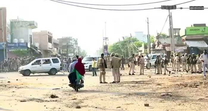 نوح میں فرقہ وارانہ تشدد میں کم از کم پانچ افراد ہلاک ،صورتحال کشیدہ