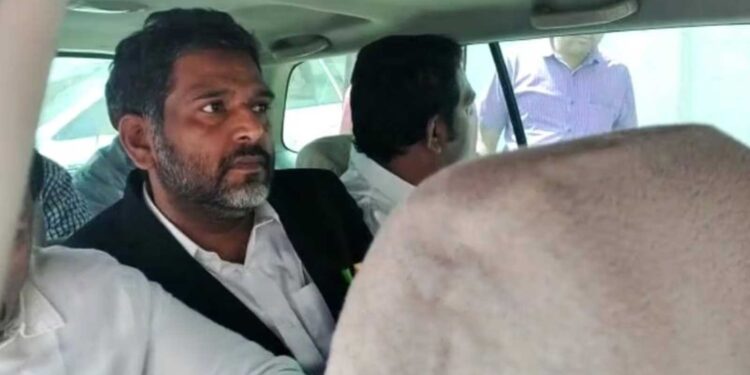 سینئروکیل اور سماجی کارکن ستیش اوئیکے کے خلاف مکوکا کے تحت مقدمہ درج