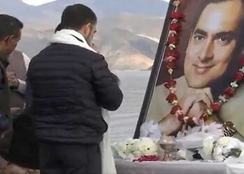 پینگونگ کے ساحل راجیو گاندھی کو راہل کا خراج عقیدت