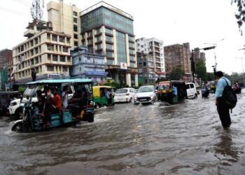 پٹنہ اور آس پاس رک رک کر بارش جاری