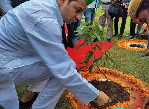 سب کہہ رہے ہیں کہ بی جے پی 2024 میں ختم ہو جائے گی۔تیج پرتاپ یادو