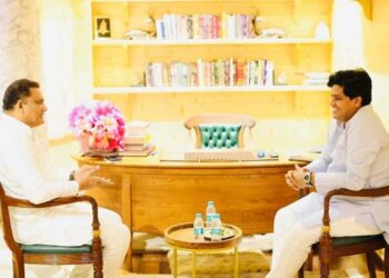 محمد اظہر الدین کی عمران پرتاپ گڑھی سے دہلی میں ملاقات