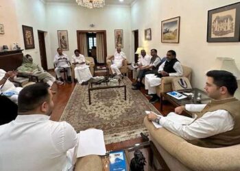 ’انڈیا‘ اتحاکاسیٹوں کی تقسیم کی سرگرمیاں شروع کرنے کا فیصلہ