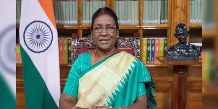 صدر جمہوریہ دروپدی مرمو کے ہاتھوں 75 اساتذہ کو قومی ٹیچر ایوارڈ