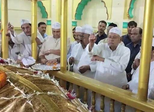 سالانہ عرس میں شرکت کے لئے وزیر اعلیٰ نتیش کمار خانقاہ مجیبیہ پہنچے