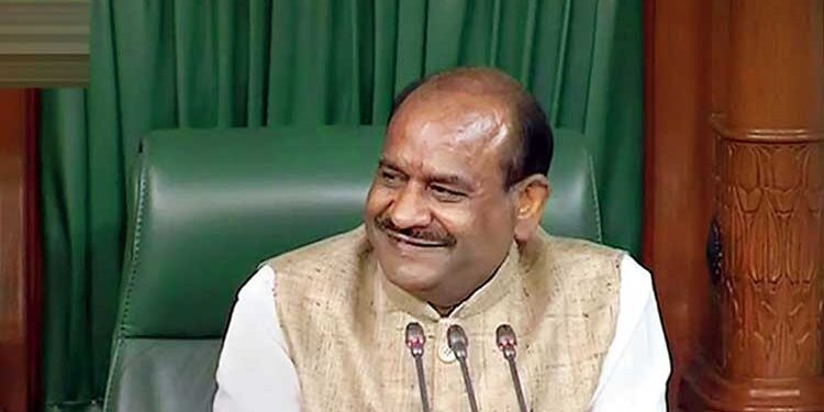 لوک سبھا میں اسپیکر کی آمد کے بغیر قومی ترانہ کی گونج