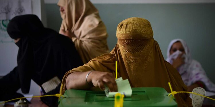پاکستان میں عام انتخابات جنوری میں ہونگے