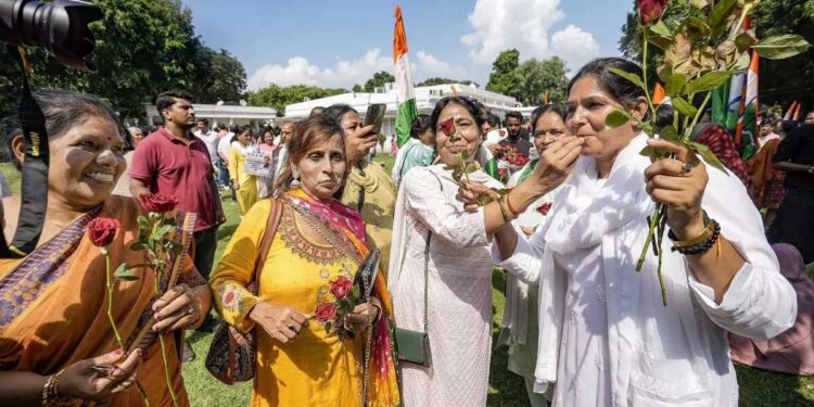 ناری شکتی وَندن ایکٹ لوک سبھا میں منظور