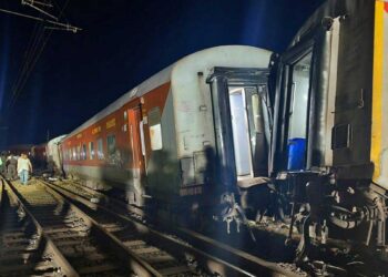 نارتھ ایسٹ ایکسپریس بہارمیں حادثہ کا شکار۔6 ہلاک، 100 زخمی