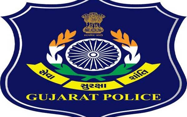 پیچھے سے لاٹھیوں سے مارنا تشدد نہیں۔گجرات پولیس کی عجیب وغریب دلیل