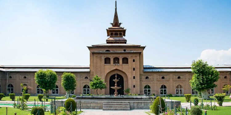 تاریخی جامع مسجد سری نگر میں نماز جمعہ نہیں ہوئی