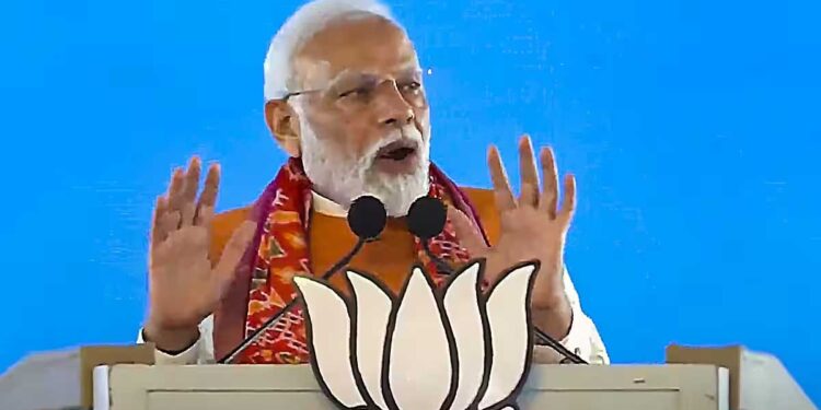 وزیر اعظم مودی نے تلنگانہ میں کئی ترقیاتی پراجکٹس کا سنگ بنیاد رکھا