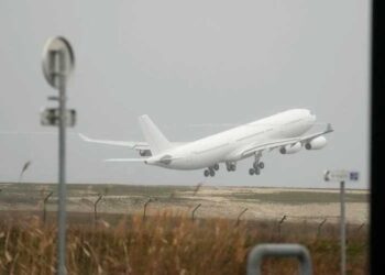 276 مسافروں کے ساتھ چارٹرفلائٹ فرانس سے ہندوستان واپس